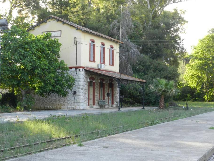 La Casa Di Ercole Across Bay Of Nafplio. Miloi (Argolis)